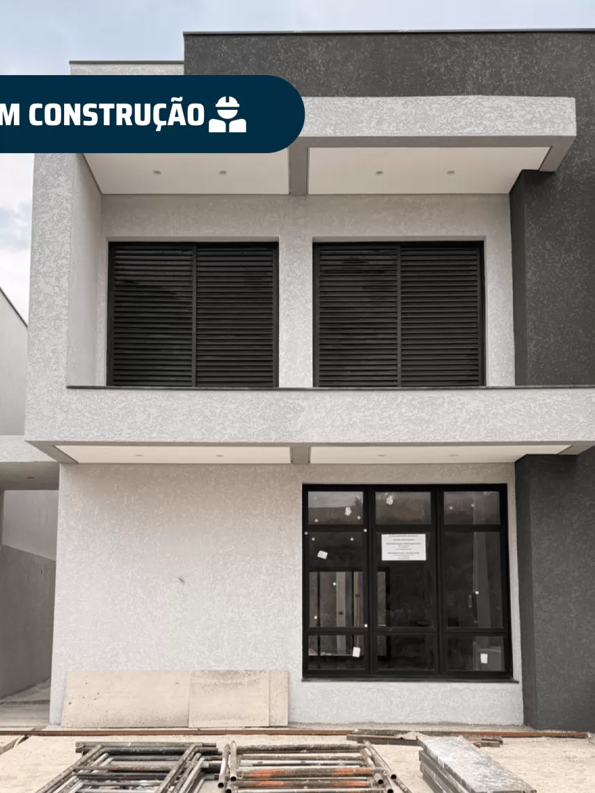 Sobrado à Venda com 3 dormitórios e área gourmet com churrasqueira, 140m² no Condomínio Vale Azul em Votorantim/SP