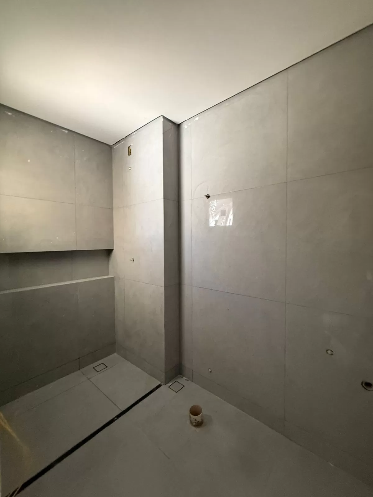 Sobrado à Venda com 3 dormitórios e área gourmet com churrasqueira, 140m² no Condomínio Vale Azul em Votorantim/SP