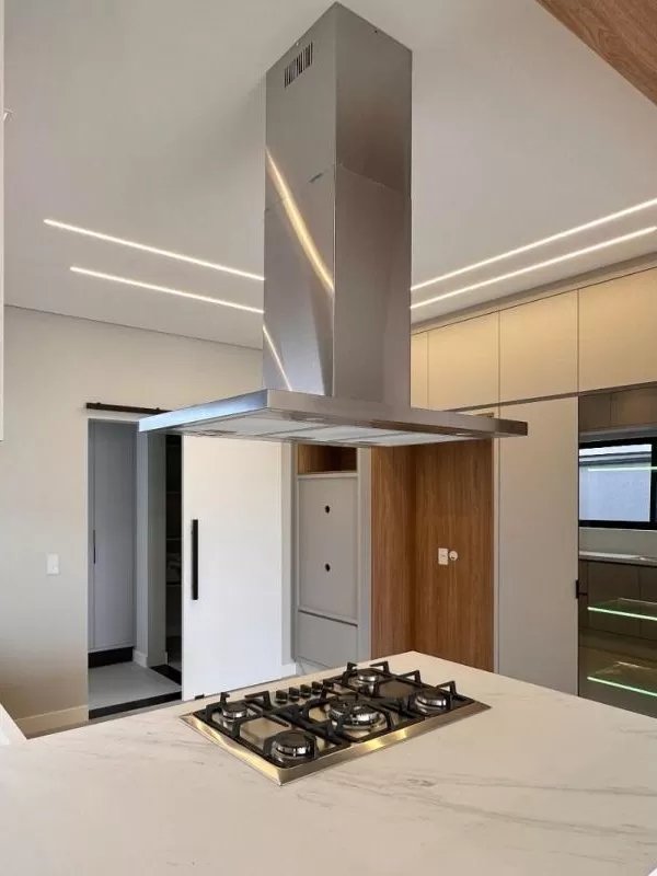 Casa à Venda com 4 suítes, escritório, adega e sala de tv, 313m² em Votorantim/SP no Condomínio Alphaville Nova Esplanada