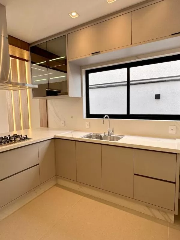 Casa à Venda com 4 suítes, escritório, adega e sala de tv, 313m² em Votorantim/SP no Condomínio Alphaville Nova Esplanada
