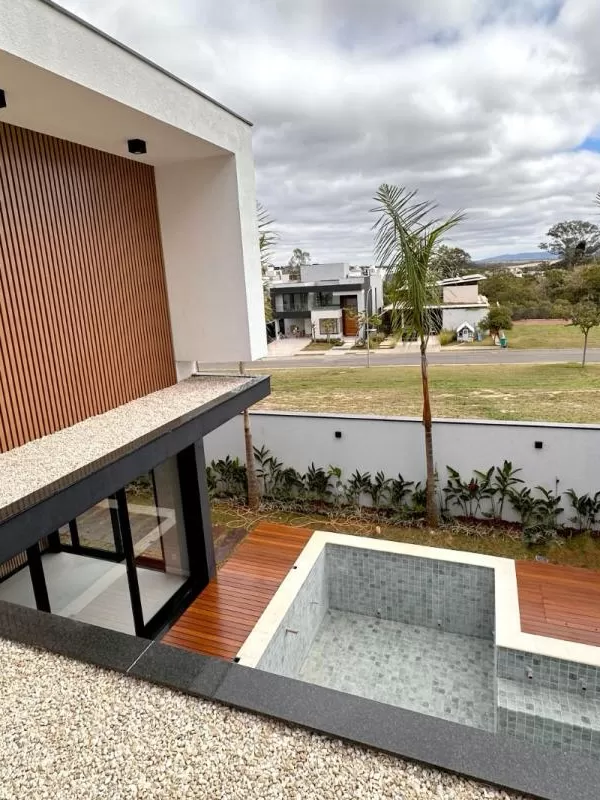 Casa à Venda com 4 suítes, escritório, adega e sala de tv, 313m² em Votorantim/SP no Condomínio Alphaville Nova Esplanada