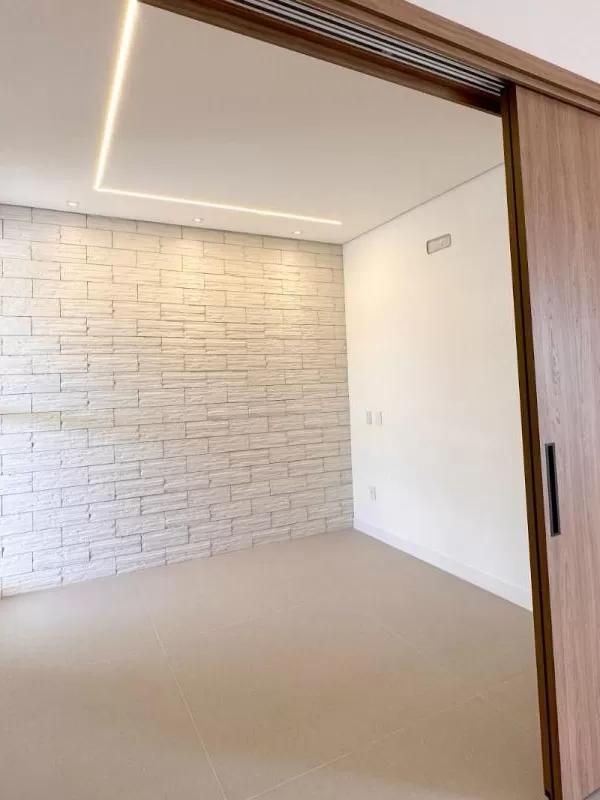Casa à Venda com 4 suítes, escritório, adega e sala de tv, 313m² em Votorantim/SP no Condomínio Alphaville Nova Esplanada