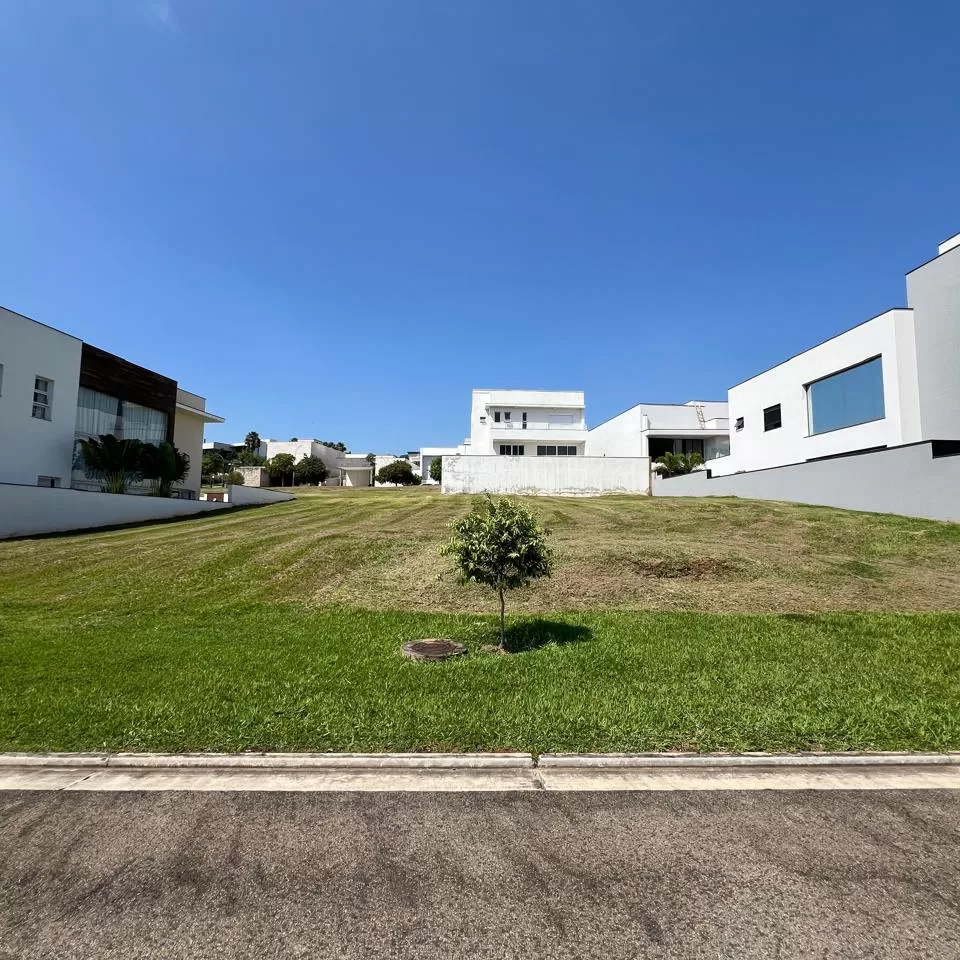 Terrenos à Venda com posição lado a lado, 844m² no Condomínio Alphaville Nova Esplanada 1 em Votorantim/SP