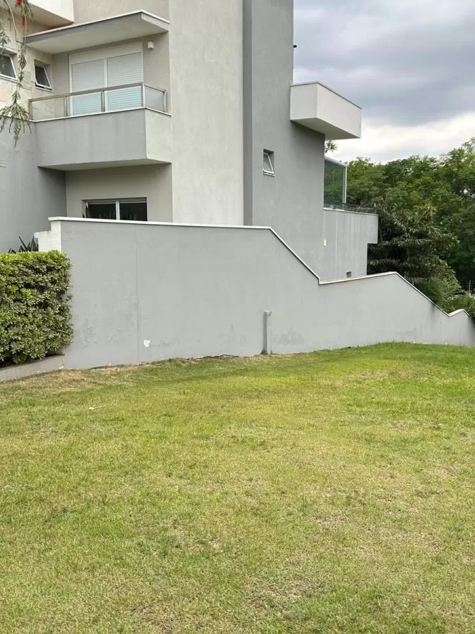 Terreno à Venda com fundo para área preservada, 616m² no Condomínio Alphaville Nova Esplanada 2 em Votorantim/SP