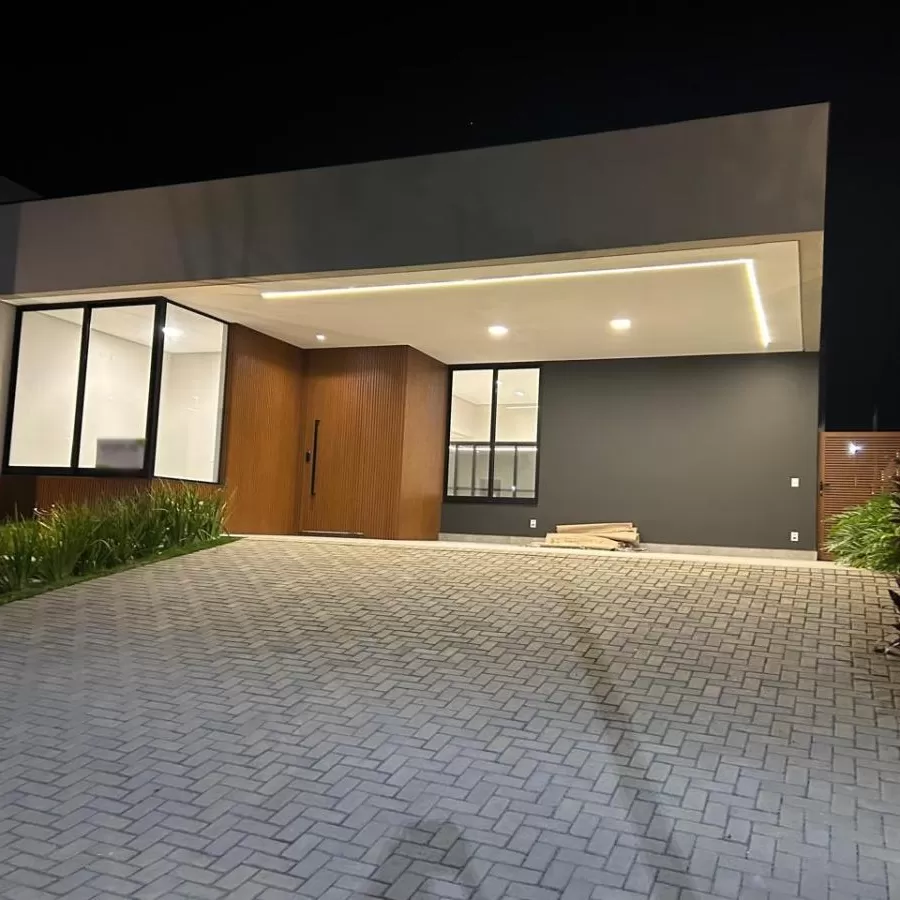 Casa Térrea à Venda com 3 suítes sendo 1 master com closet, escritório e piscina aquecida, 261m² em Votorantim/SP no Condomínio Alphaville Nova Esplanada