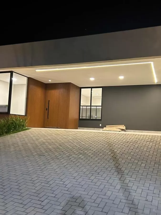 Casa Térrea à Venda com 3 suítes sendo 1 master com closet, escritório e piscina aquecida, 261m² em Votorantim/SP no Condomínio Alphaville Nova Esplanada