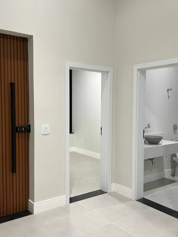 Casa Térrea à Venda com 3 suítes sendo 1 master com closet, escritório e piscina aquecida, 261m² em Votorantim/SP no Condomínio Alphaville Nova Esplanada