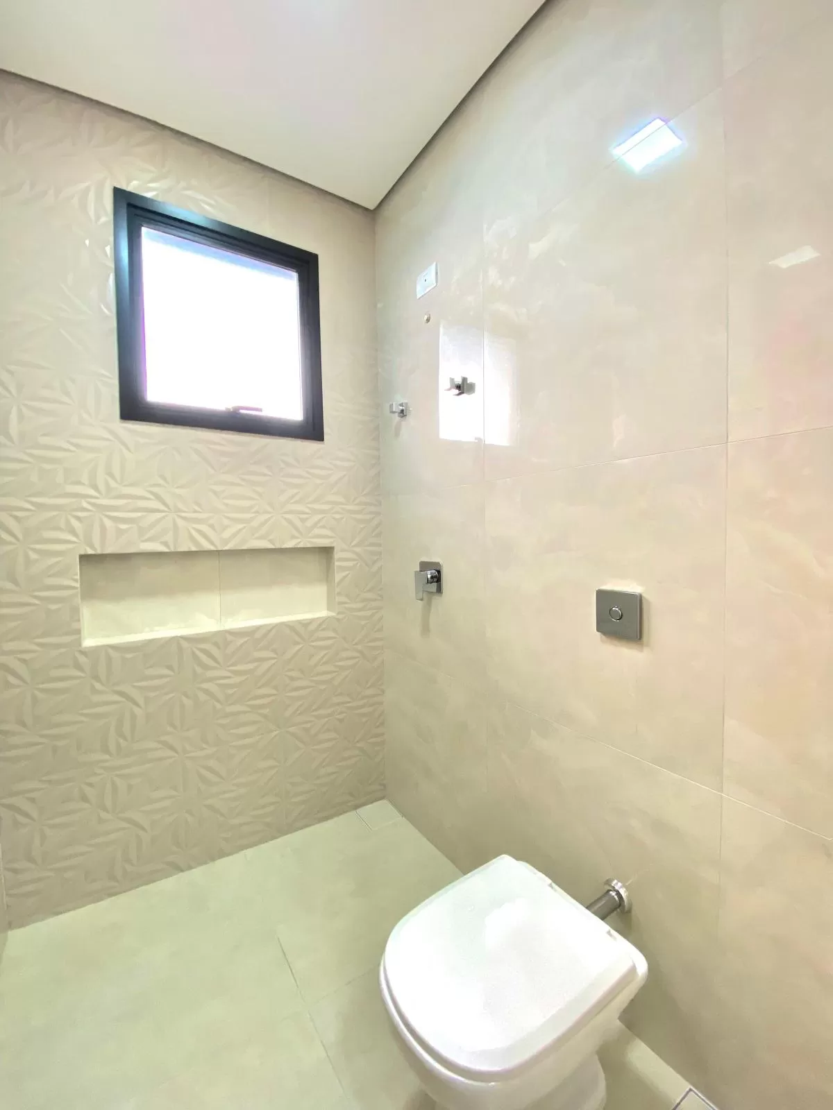 Casa à Venda com 3 suítes, área social integrada e quintal amplo, 170m² no Condomínio Cyrela Landscape em Votorantim/SP