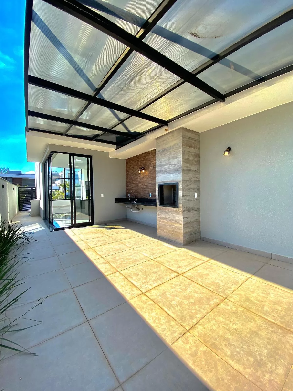 Casa à Venda com 3 suítes, área social integrada e quintal amplo, 170m² no Condomínio Cyrela Landscape em Votorantim/SP