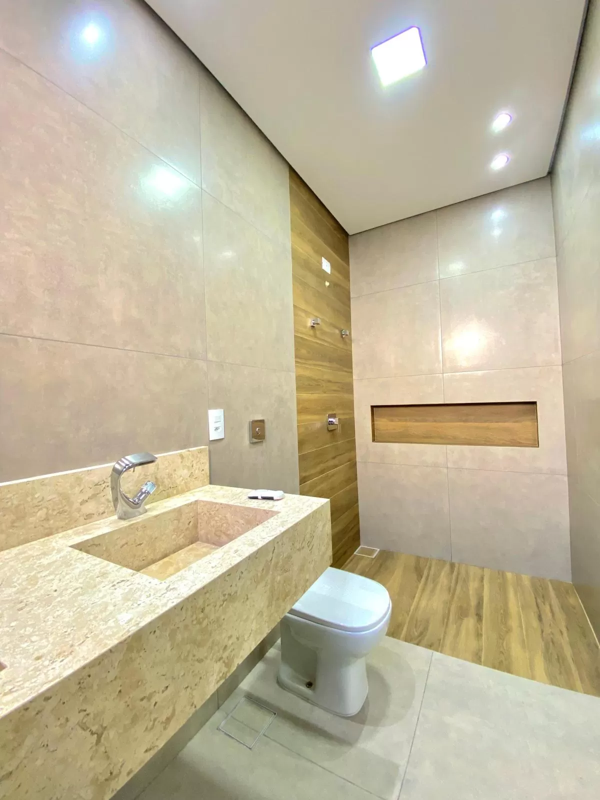 Casa à Venda com 3 suítes, área social integrada e quintal amplo, 170m² no Condomínio Cyrela Landscape em Votorantim/SP