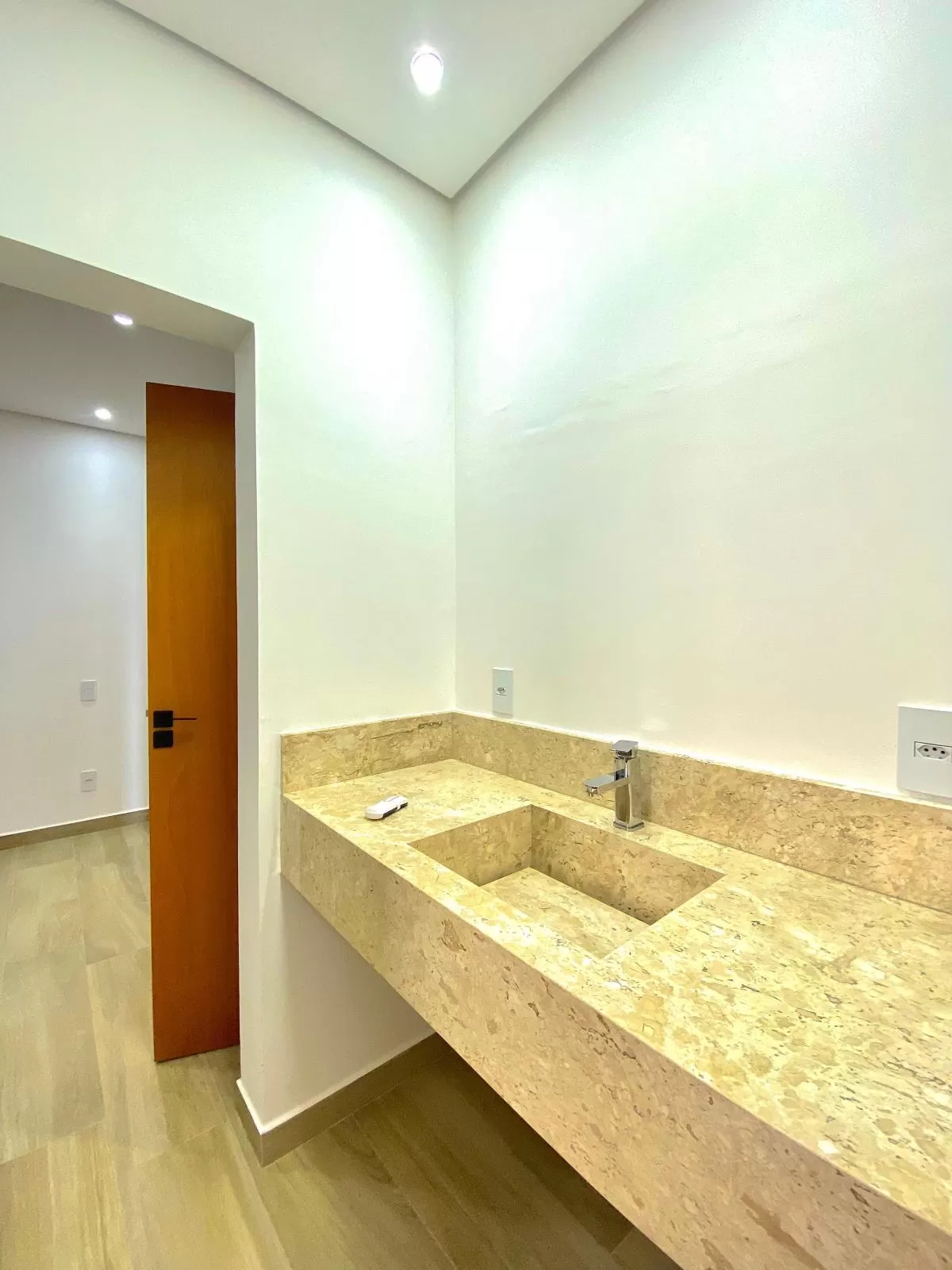 Casa à Venda com 3 suítes, área social integrada e quintal amplo, 170m² no Condomínio Cyrela Landscape em Votorantim/SP