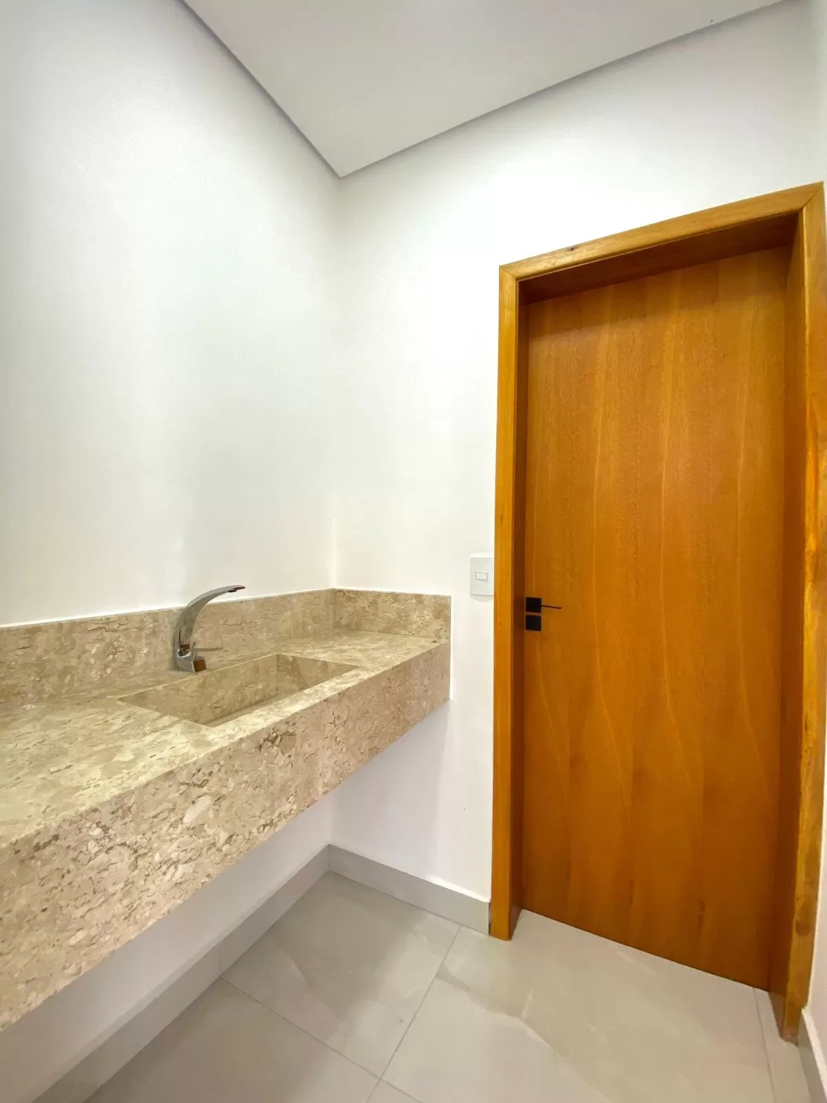 Casa à Venda com 3 suítes, área social integrada e quintal amplo, 170m² no Condomínio Cyrela Landscape em Votorantim/SP